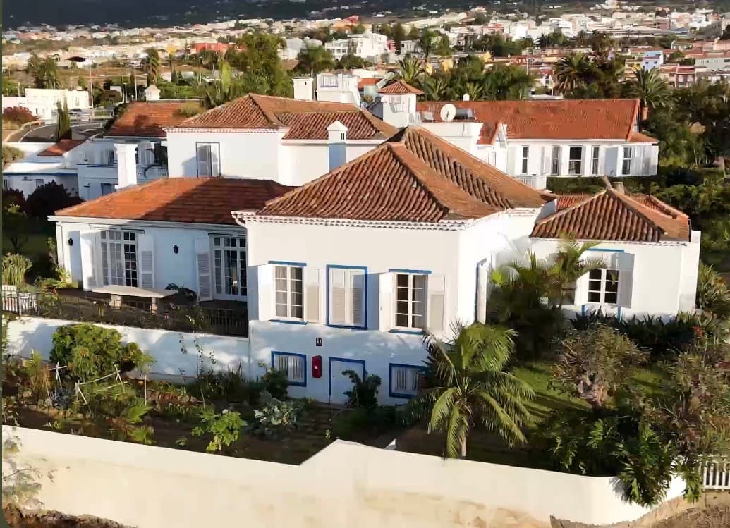 Canarian house · Almaiso estate